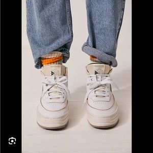 Reebok club c geo mid nwt